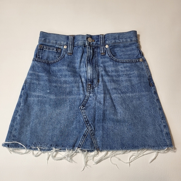 Madewell Skirt Rigid Denim A-line Medium Wash Denim Mini Length Raw Hem Size 24 - Picture 2 of 8